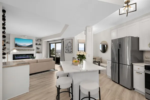 $179,900 | 26 West 10th Street, Unit 2009, St. Paul, MN 55102