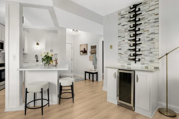 $179,900 | 26 West 10th Street, Unit 2009, St. Paul, MN 55102