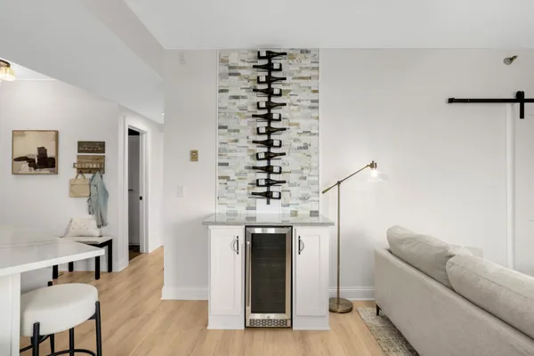 $179,900 | 26 West 10th Street, Unit 2009, St. Paul, MN 55102
