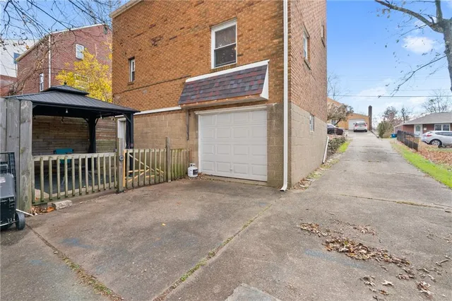 $195,000 | 121 Betty Jane Court, Pittsburgh, PA 15235