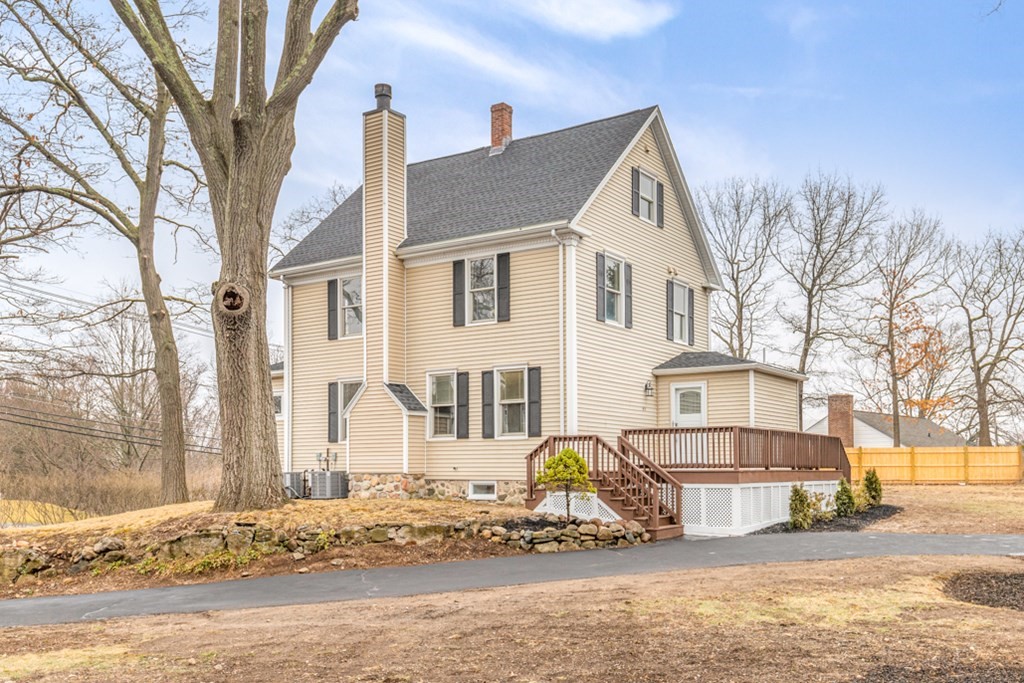 45 Donegal Road Peabody, MA 01960 - Photo 1 of 37 Gallery Image 1
