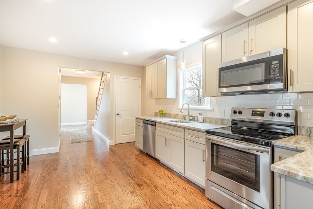 45 Donegal Road Peabody, MA 01960 - Photo 12 of 37 Gallery Image 12