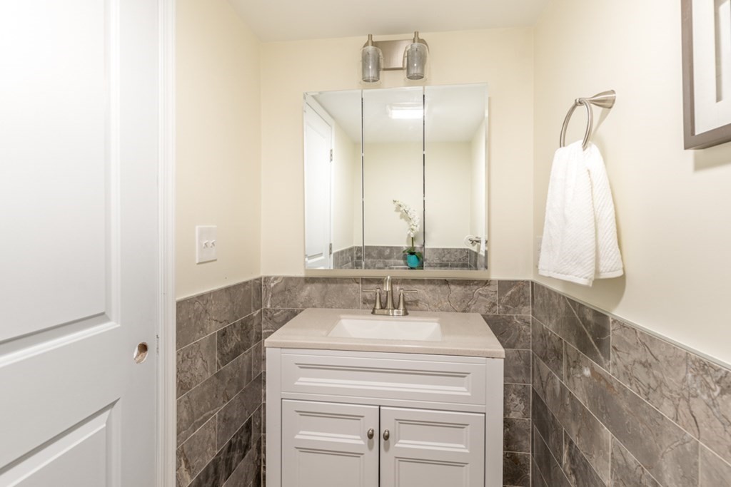 45 Donegal Road Peabody, MA 01960 - Photo 16 of 37 Gallery Image 16