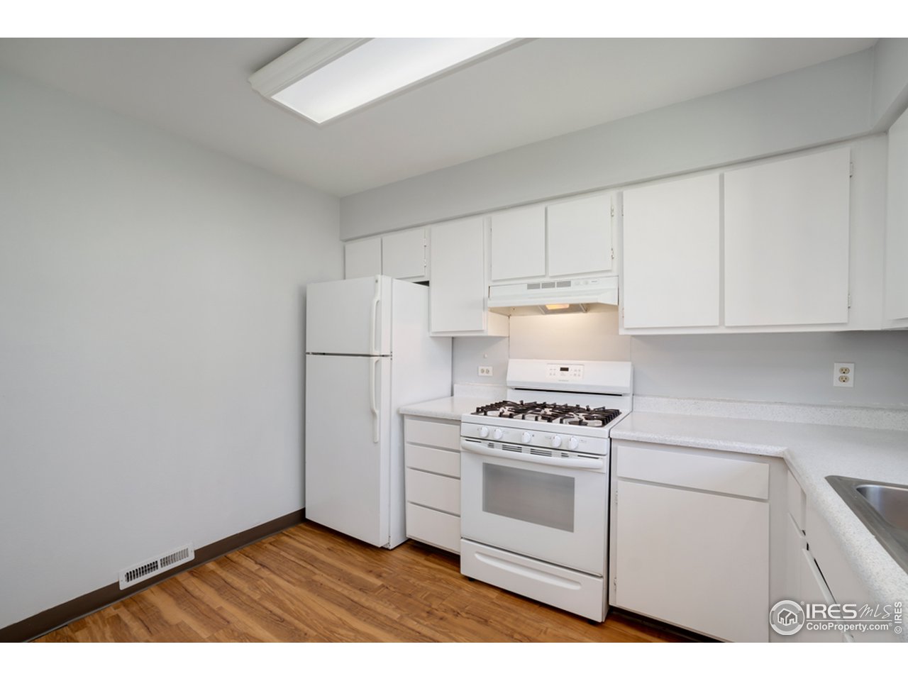 821 Gallup Road Fort Collins, CO 80521 - Photo 8 of 14 Kitchen