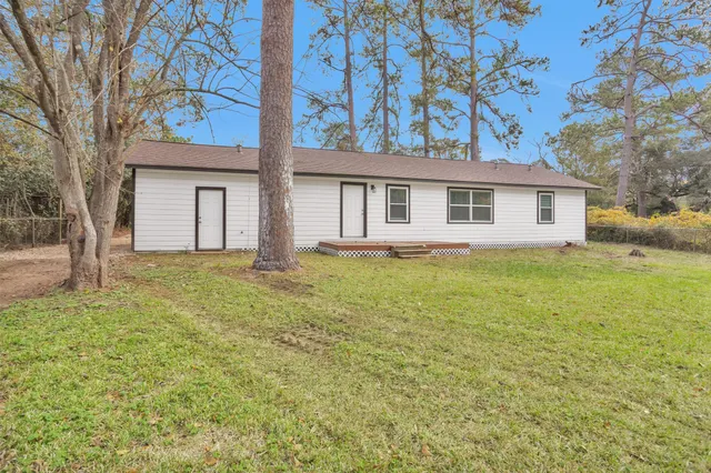 front view of house with a yard