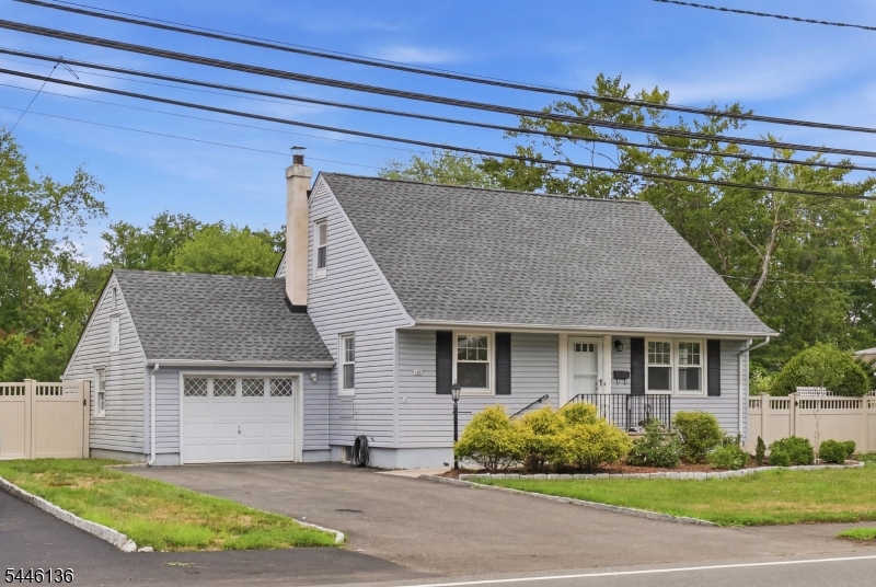 124 Rivervale Road River Vale, NJ 07675 - Photo 2 of 37