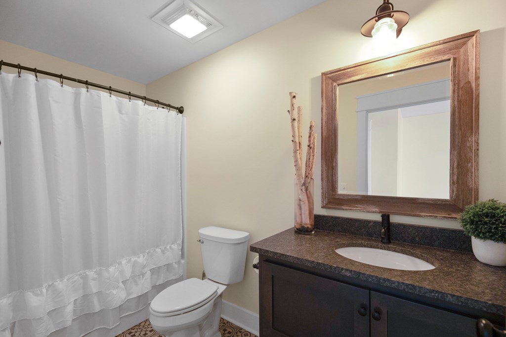 431 Johnny Murphy Road Dothan, AL 36301 - Photo 29 of 46 Full Bathroom upstairs