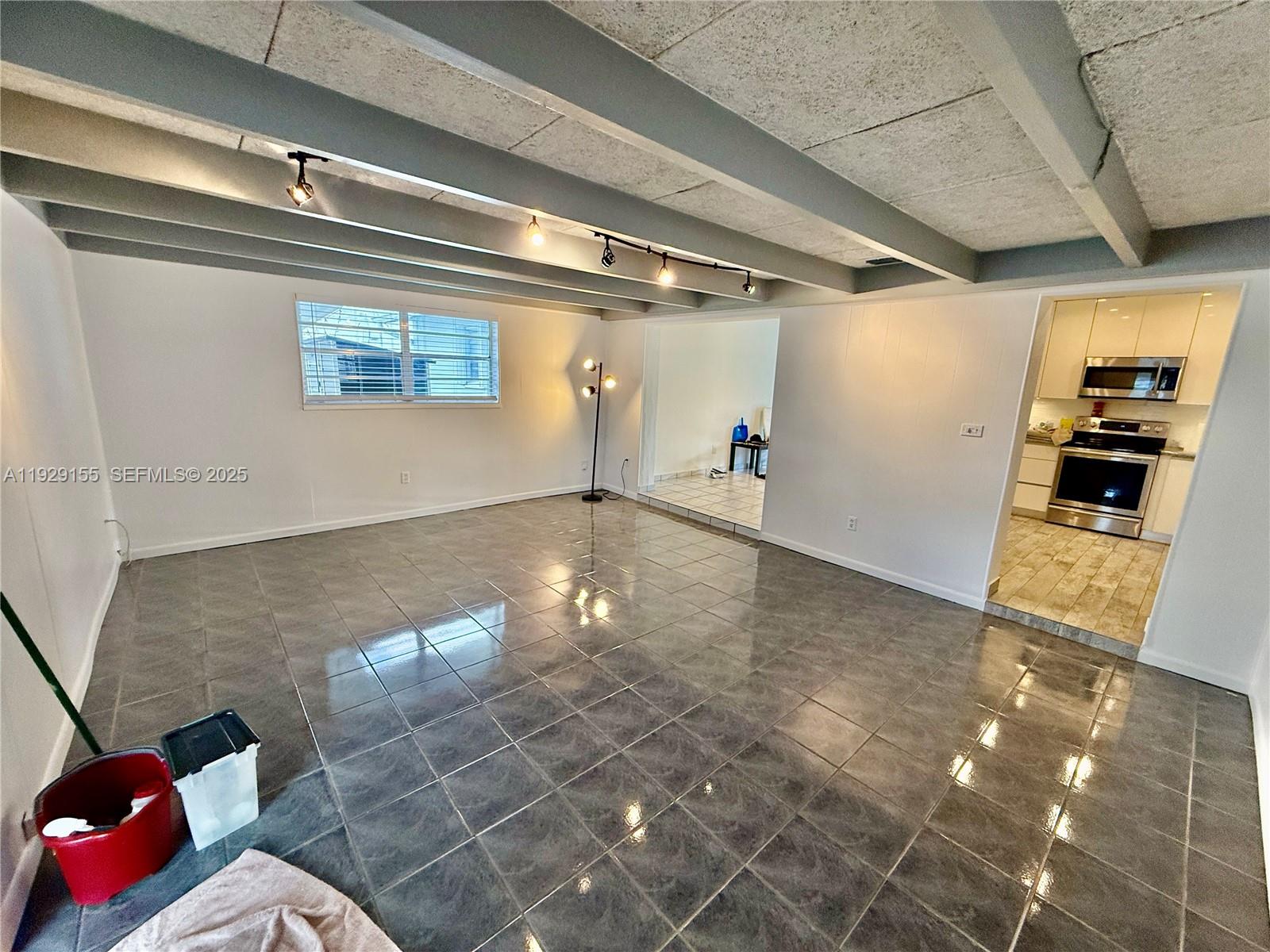 8855 Southwest 17th Terrace Miami, FL 33165 - Photo 14 of 27