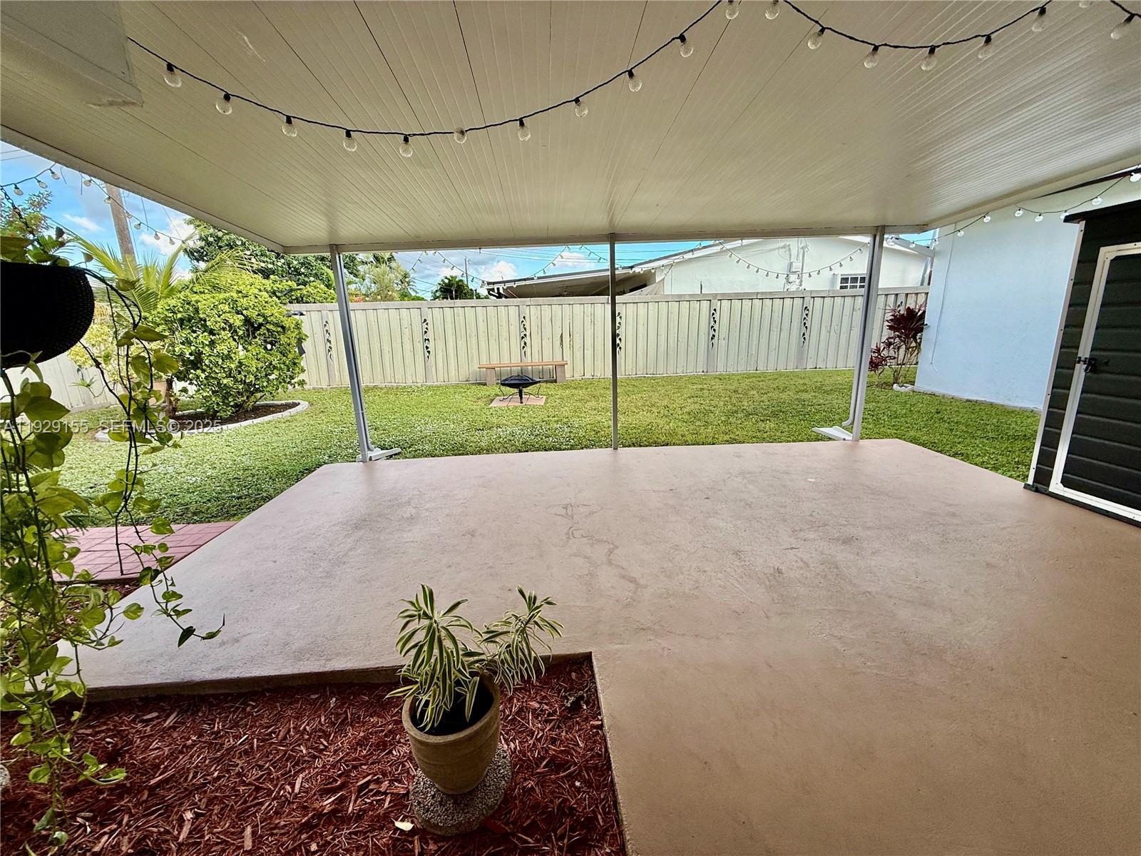 8855 Southwest 17th Terrace Miami, FL 33165 - Photo 18 of 27