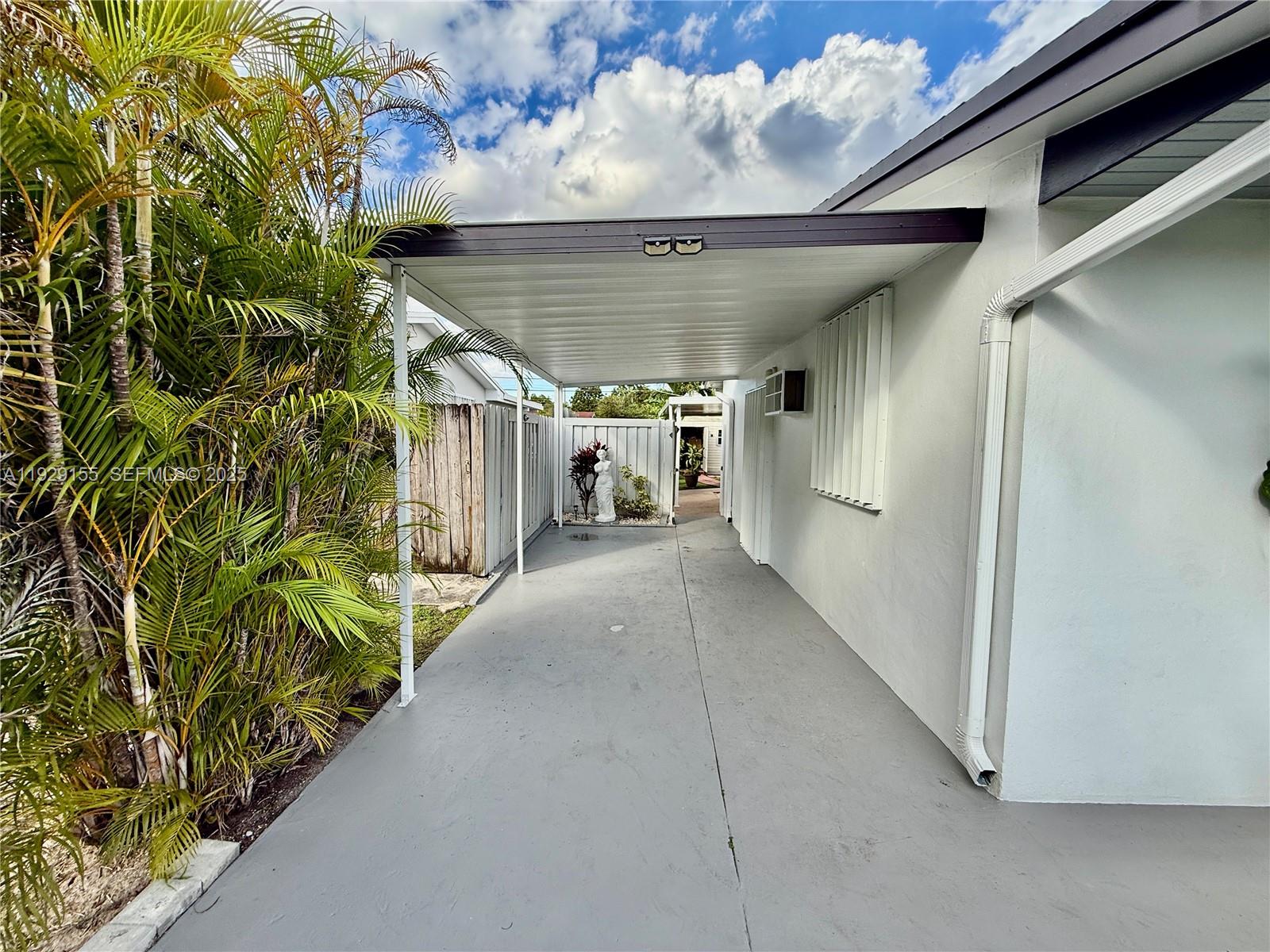 8855 Southwest 17th Terrace Miami, FL 33165 - Photo 21 of 27