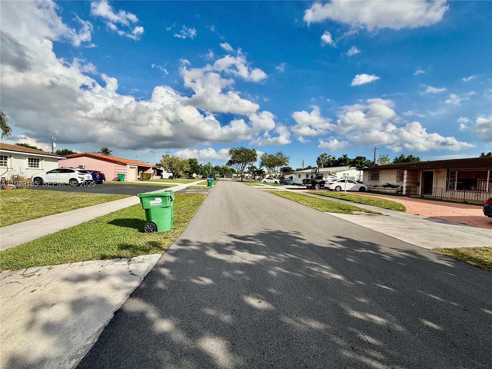 8855 Southwest 17th Terrace Miami, FL 33165 - Photo 4 of 27