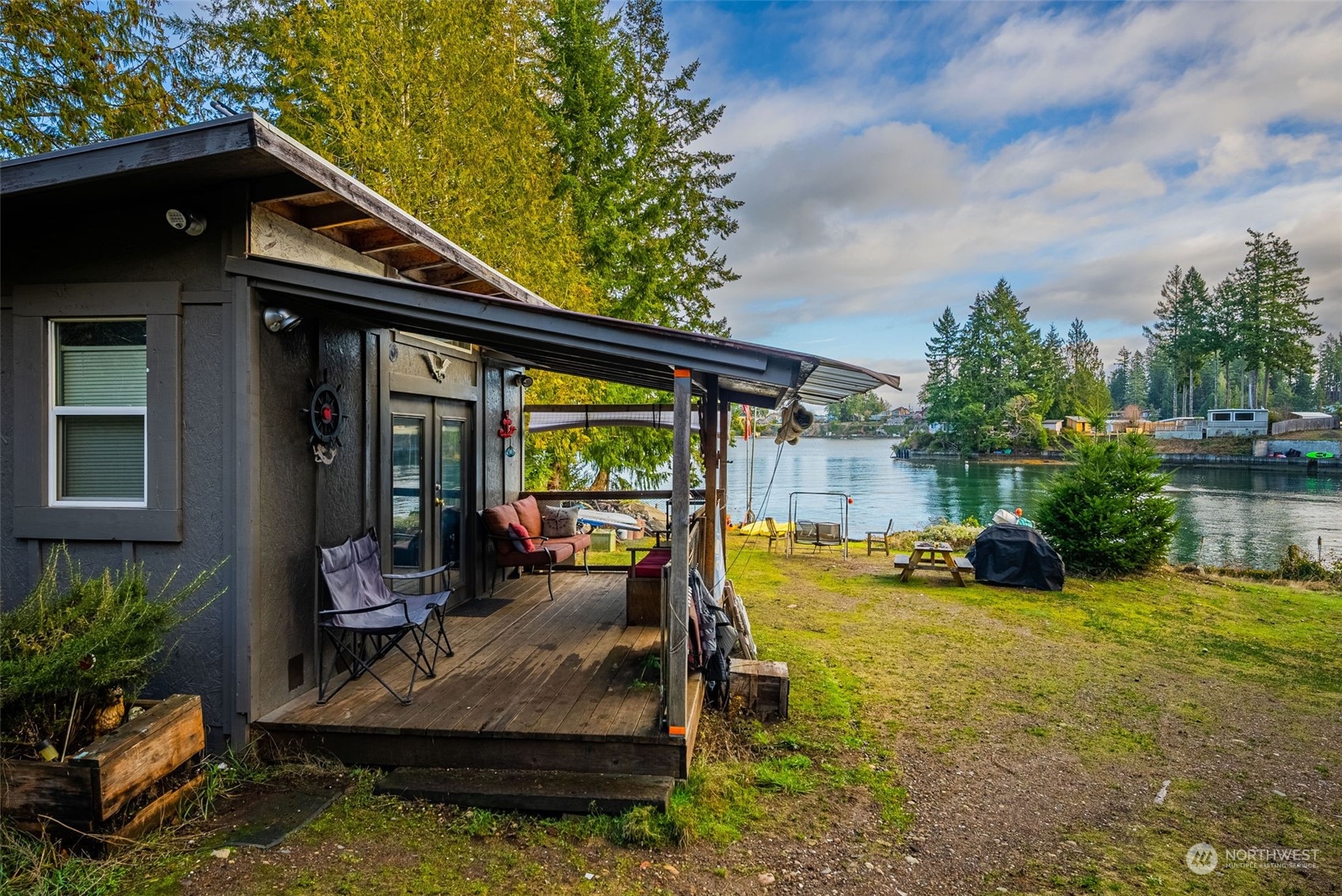 5610 East Grapeview Loop Road Allyn, WA 98524 - Photo 11 of 28 Gallery Image 11