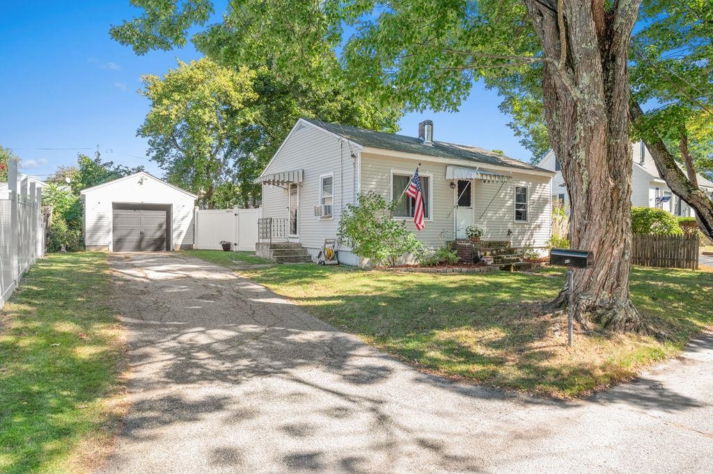 22 Kendall Avenue Manchester, NH 03103 - Photo 13 of 25