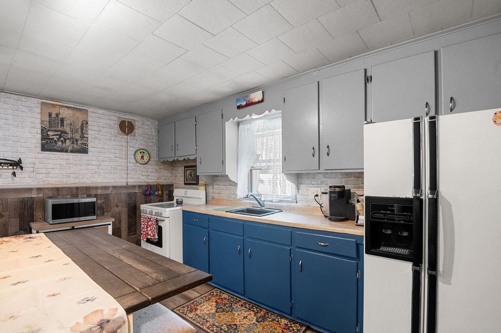 22 Kendall Avenue Manchester, NH 03103 - Photo 15 of 25