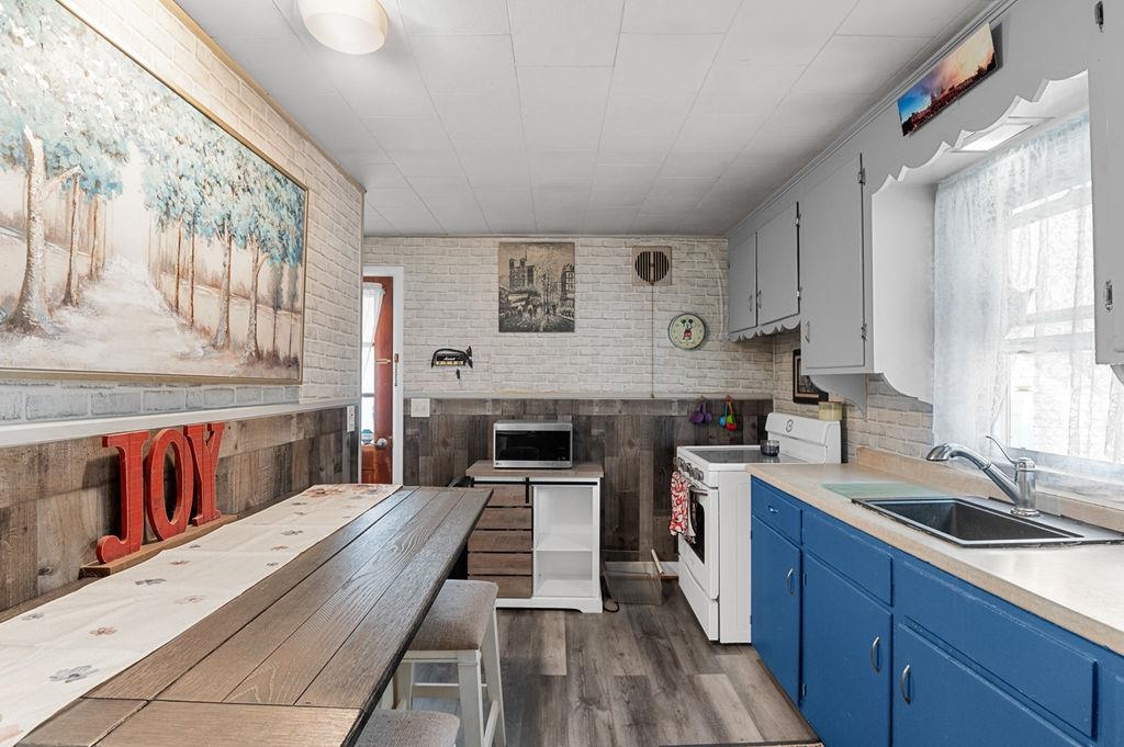 22 Kendall Avenue Manchester, NH 03103 - Photo 16 of 25