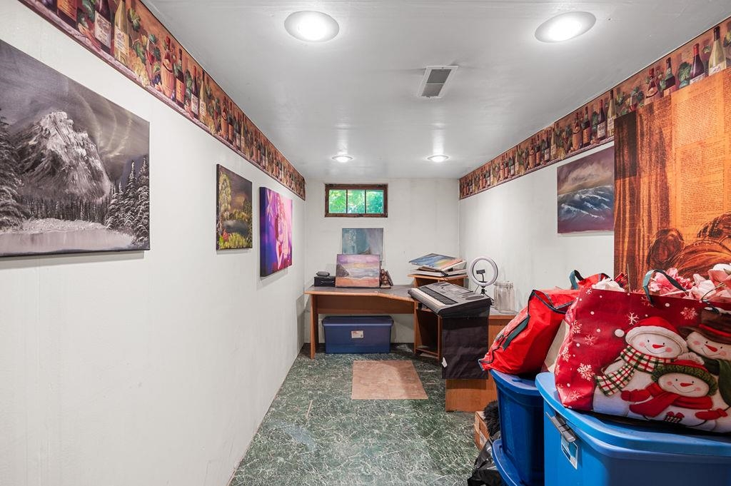 22 Kendall Avenue Manchester, NH 03103 - Photo 18 of 25