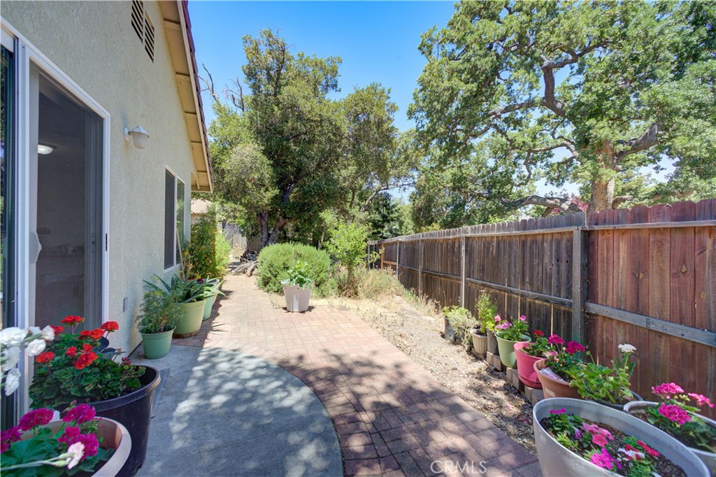 9024 Cascada Road Atascadero, CA 93422 - Photo 18 of 26