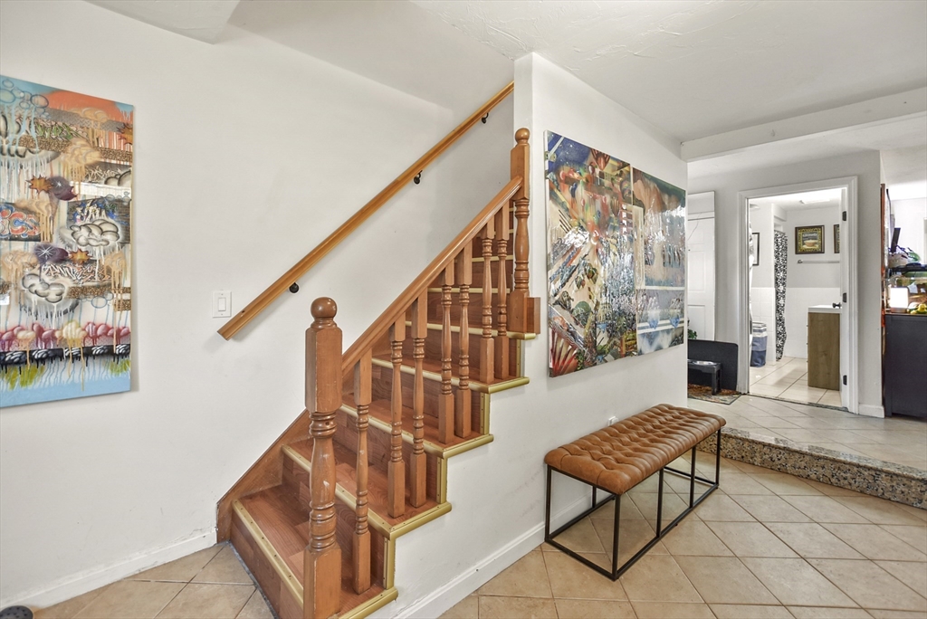 14 Griffin Road Framingham, MA 01701 - Photo 4 of 27 Gallery Image 4