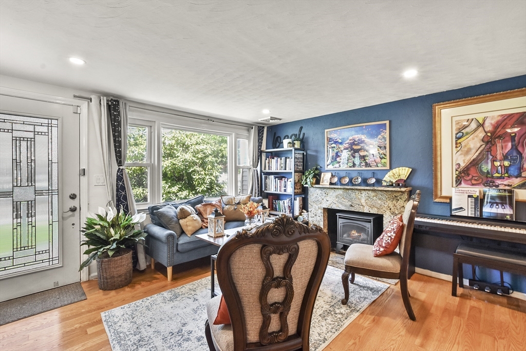 14 Griffin Road Framingham, MA 01701 - Photo 5 of 27 Gallery Image 5