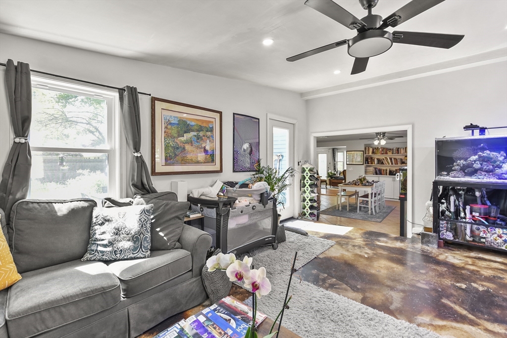 14 Griffin Road Framingham, MA 01701 - Photo 8 of 27 Gallery Image 8