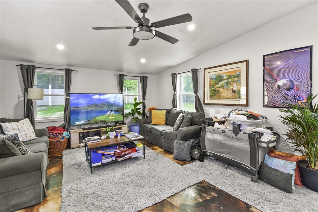 14 Griffin Road Framingham, MA 01701 - Photo 9 of 27 Gallery Image 9