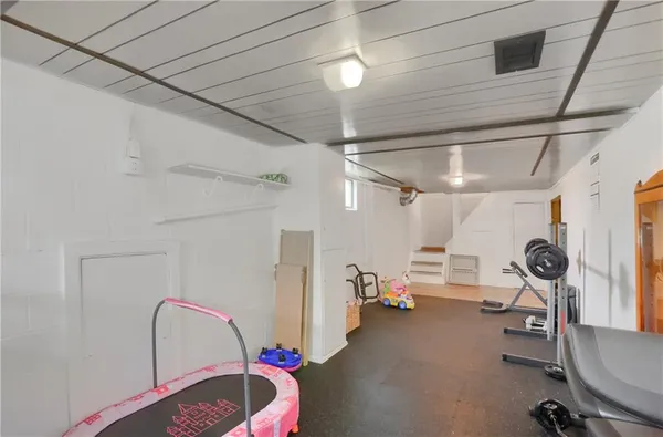 $299,900 | 137 Lapin Lane, Pulaski, PA 16143