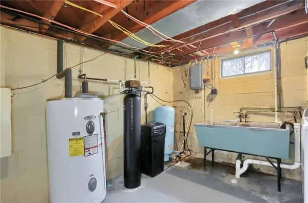 $299,900 | 137 Lapin Lane, Pulaski, PA 16143