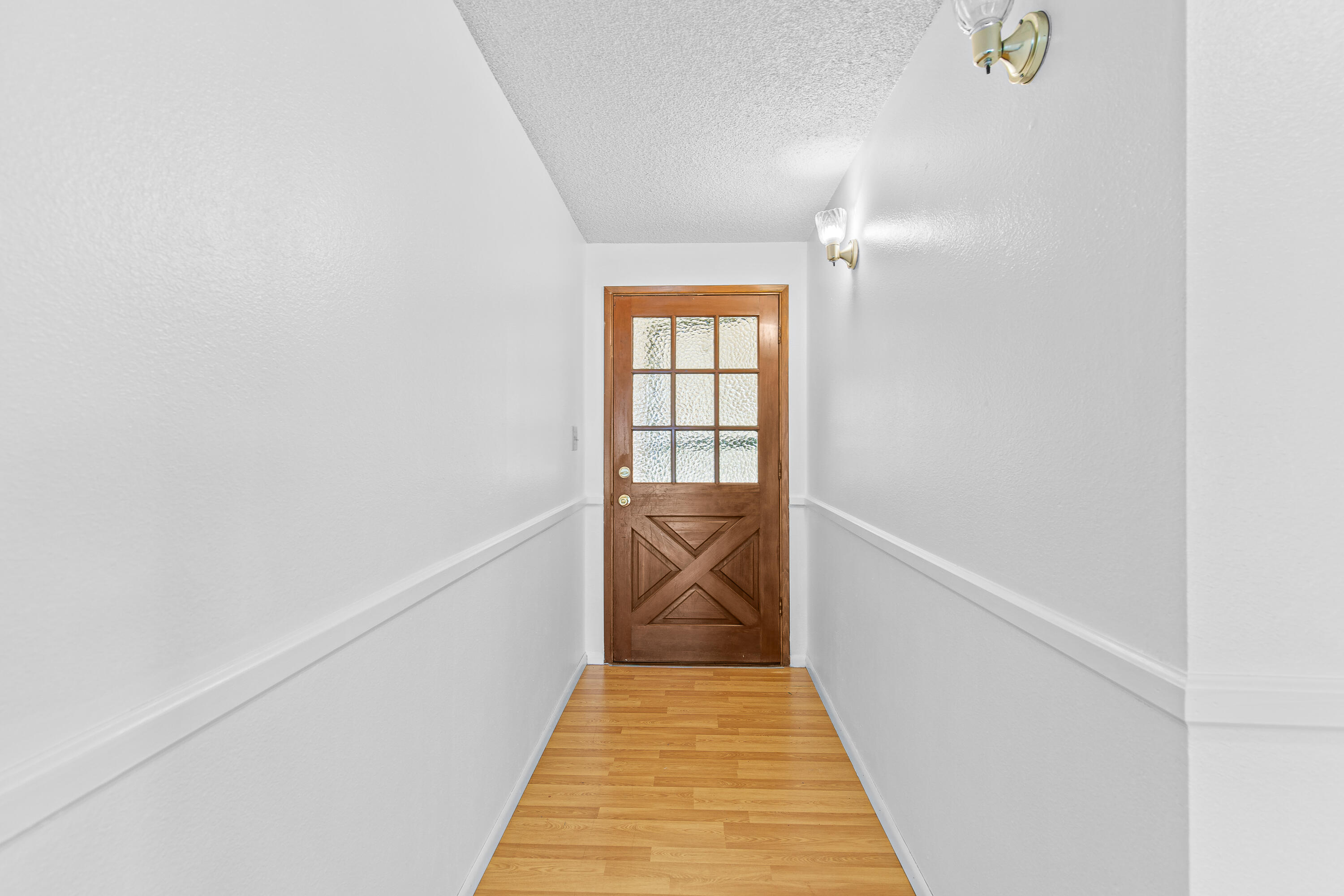 2139 Delta Waters Road Medford, OR 97504 - Photo 16 of 34 9R9A4806