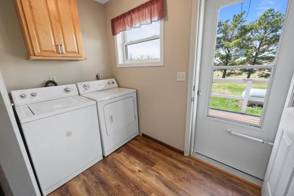$300,000 | 14403 65th Avenue Northeast, Rice, MN 56367