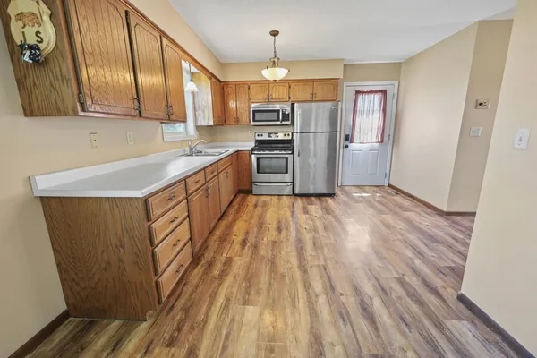 $300,000 | 14403 65th Avenue Northeast, Rice, MN 56367