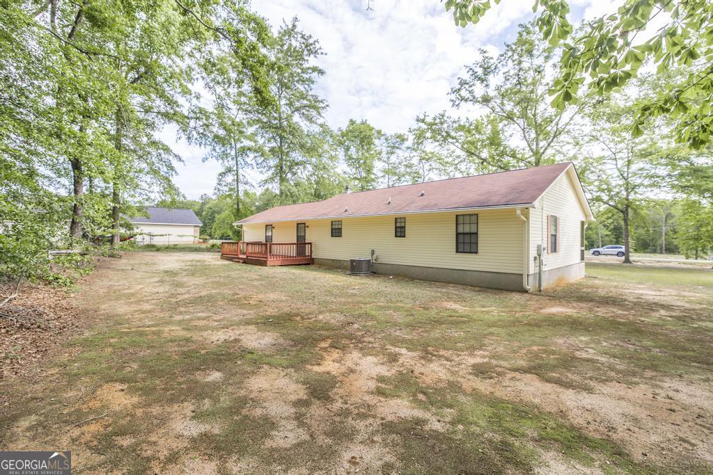 904 Robinhood Road Dublin, GA 31021 - Photo 28 of 29 a front view of a house with a yard