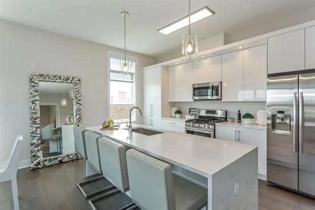 $3,700 | 119 Peter Street, Unit 601, Union City, NJ 07087