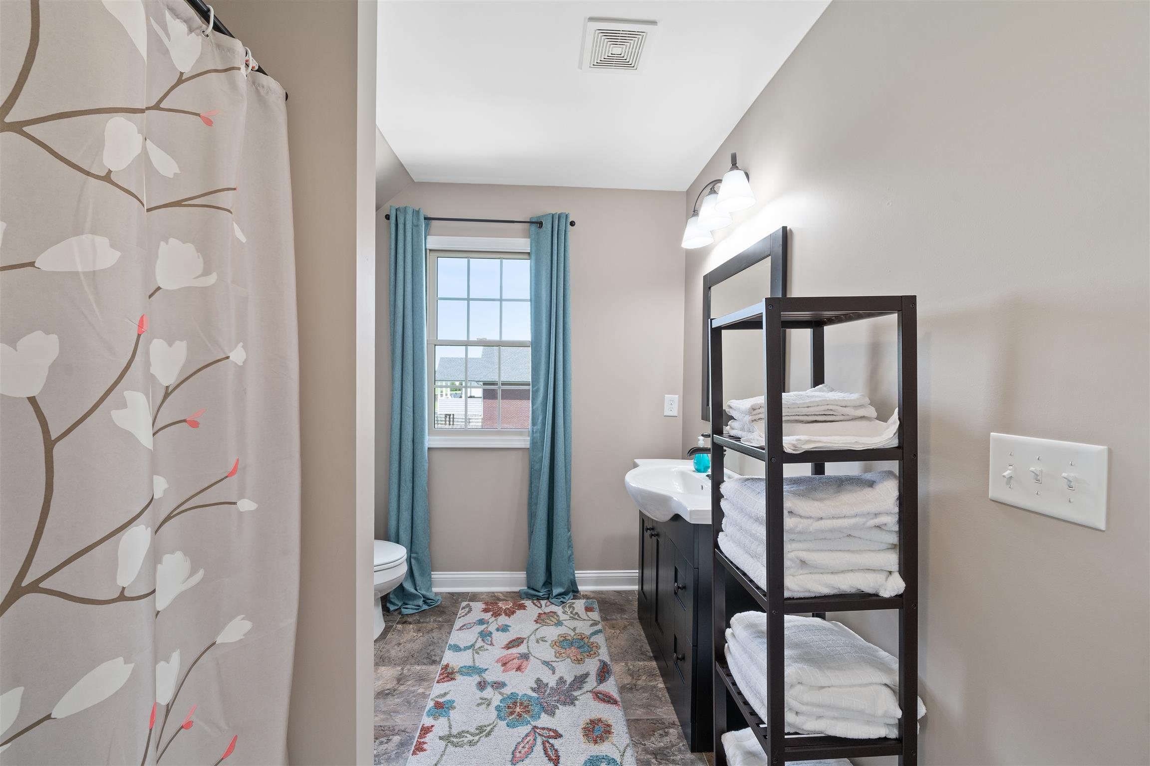 2570 Gunn Road Adams, TN 37010 - Photo 21 of 27 a view of entryway with a workspace