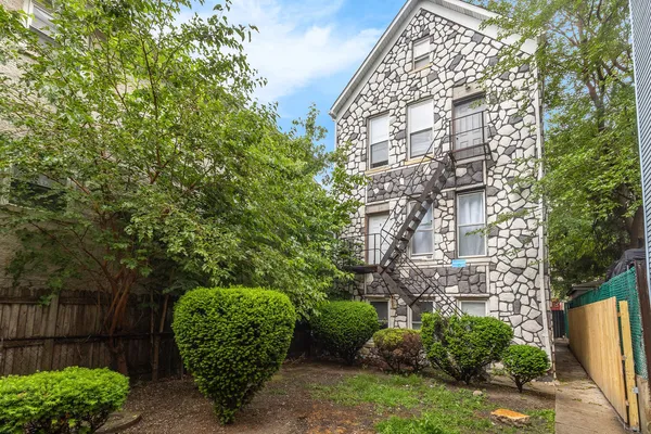 $399,999 | 2243 South Sawyer Avenue, Chicago, IL 60623