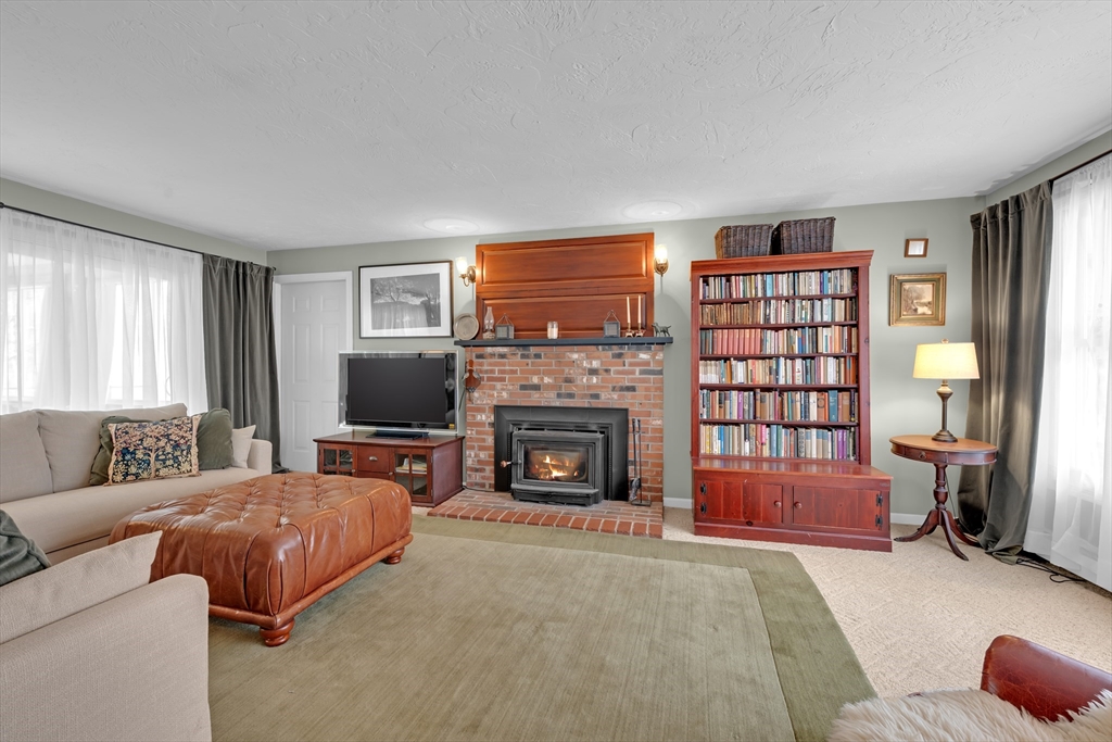 6 Connor Lane Princeton, MA 01541 - Photo 8 of 42