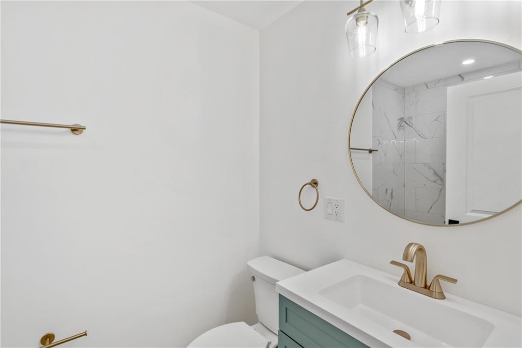 8615 Peters Road Cranberry Township, PA 16066 - Photo 8 of 27 Main Level Common Full Bath