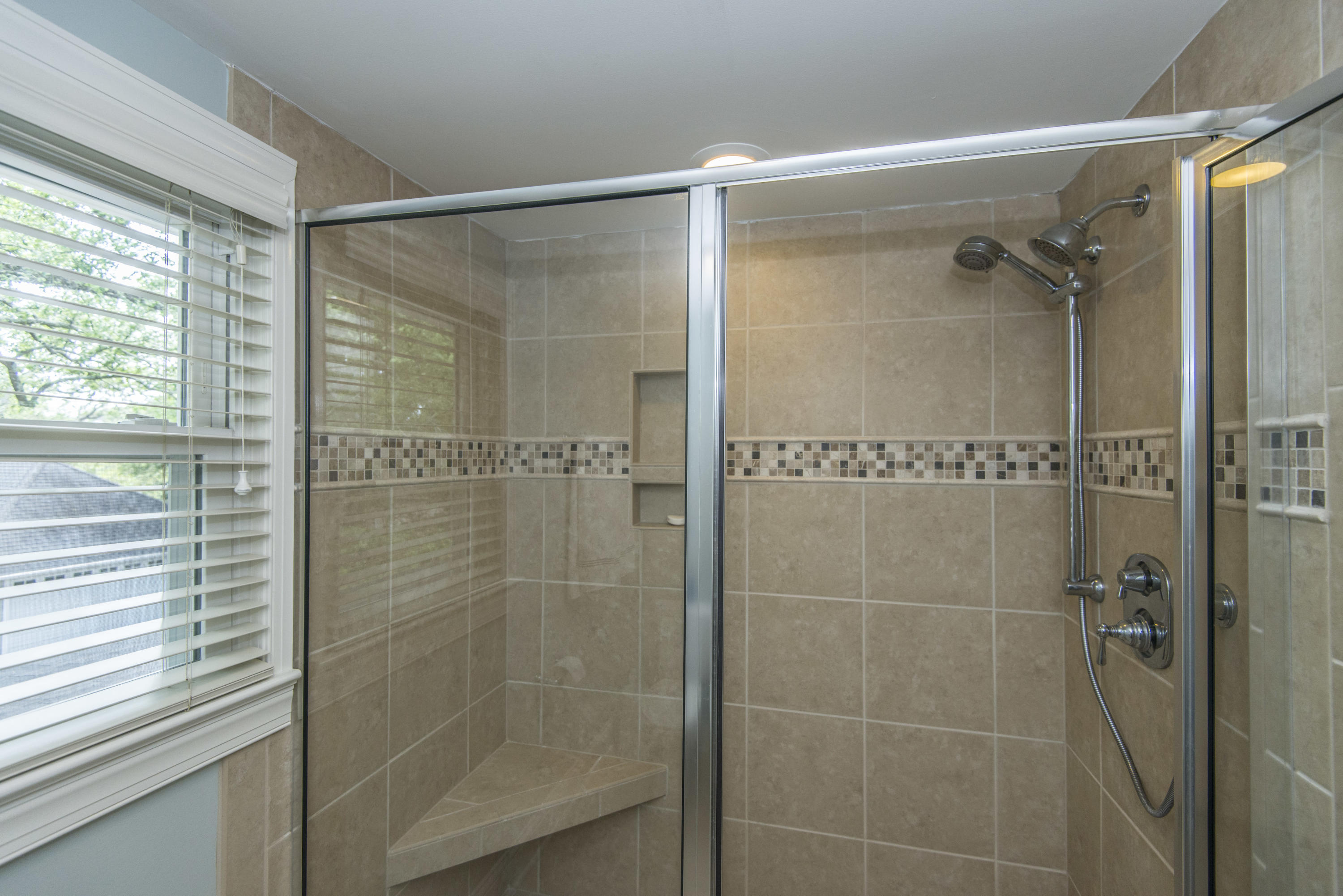411 Japonica Road Mount Pleasant, SC 29464 - Photo 26 of 29 Jack and Jill Bath
