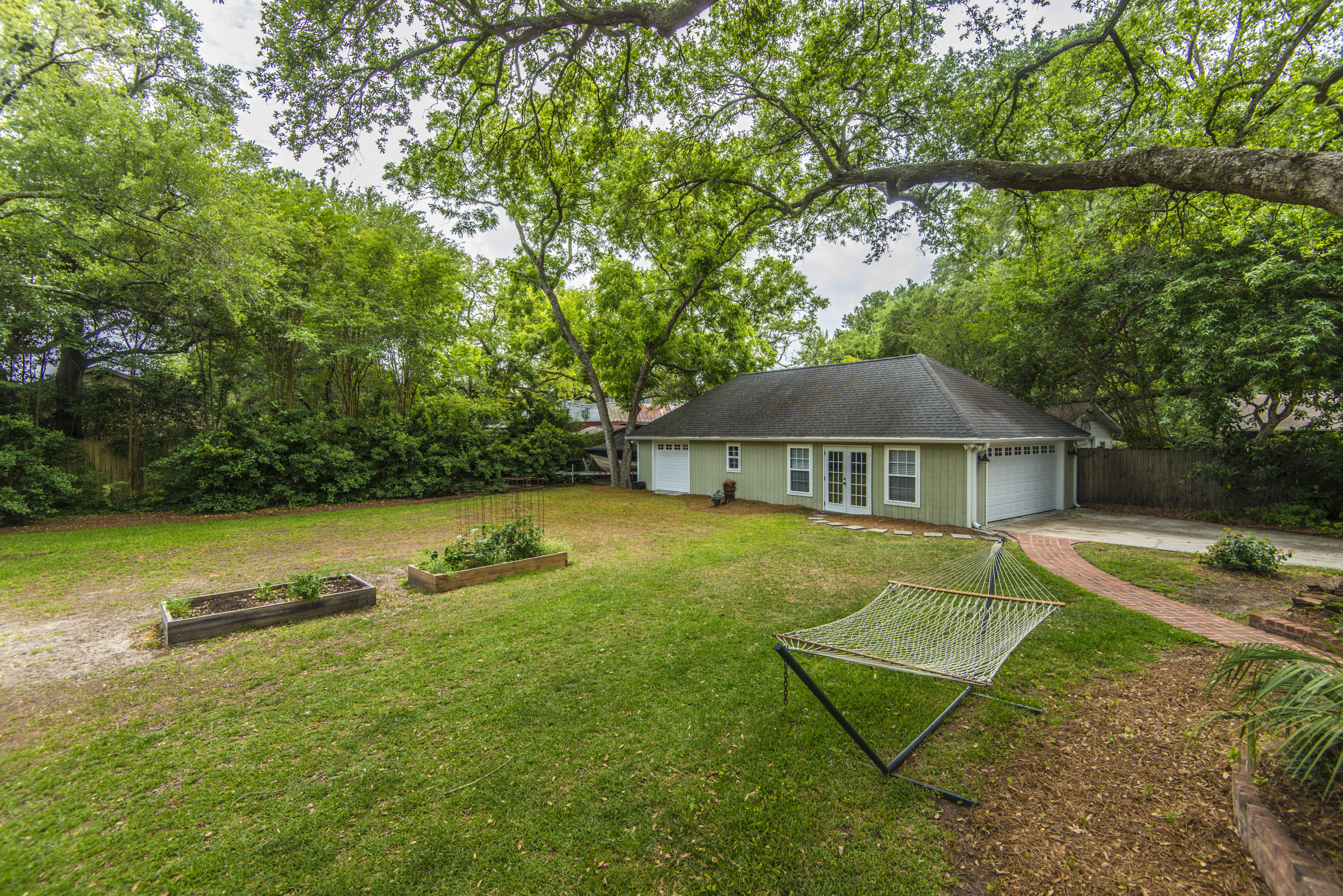 411 Japonica Road Mount Pleasant, SC 29464 - Photo 5 of 29 Detached Garage