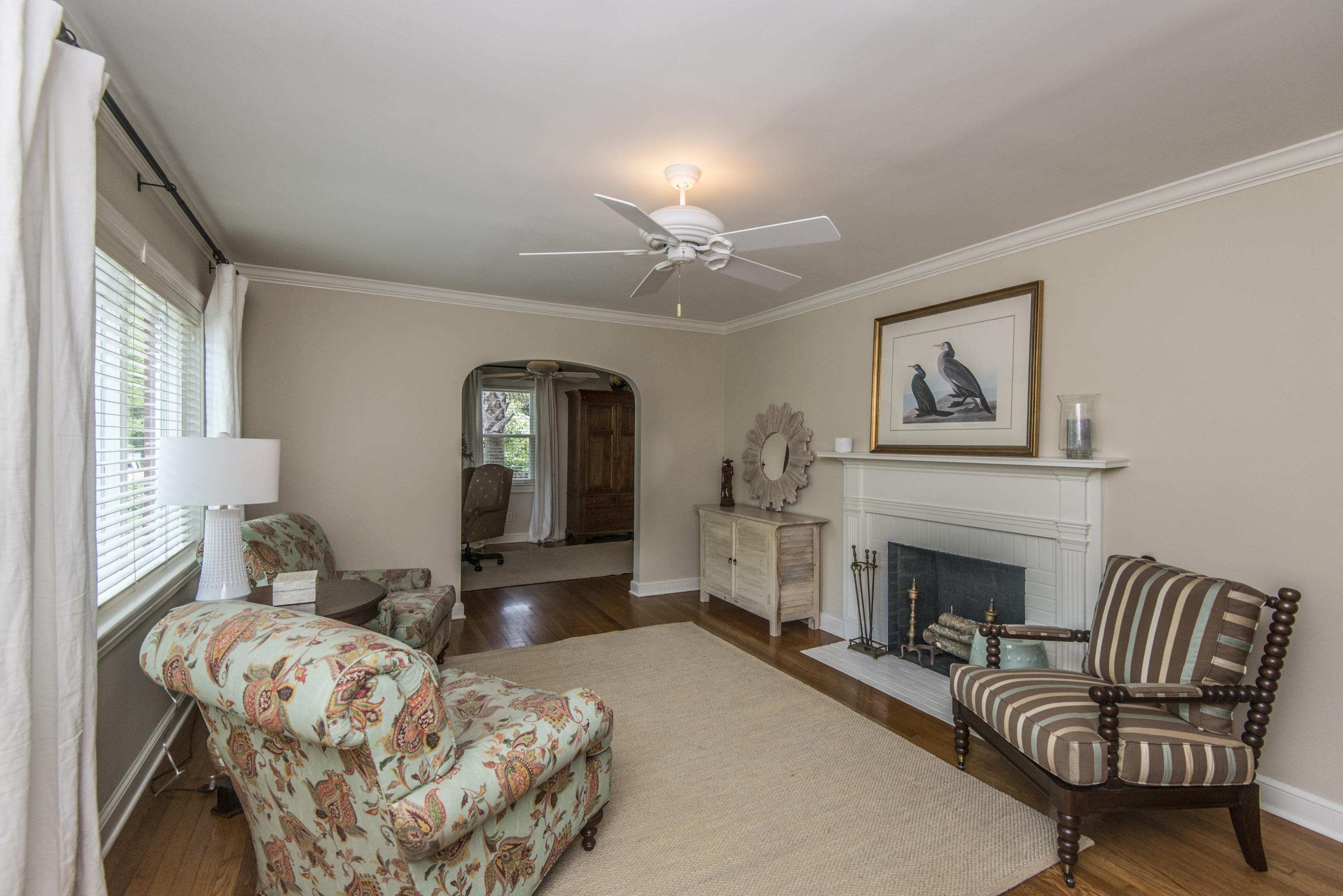 411 Japonica Road Mount Pleasant, SC 29464 - Photo 6 of 29 Living Room