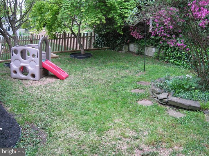 420 Lawrence Road Havertown, PA 19083 - Photo 9 of 14