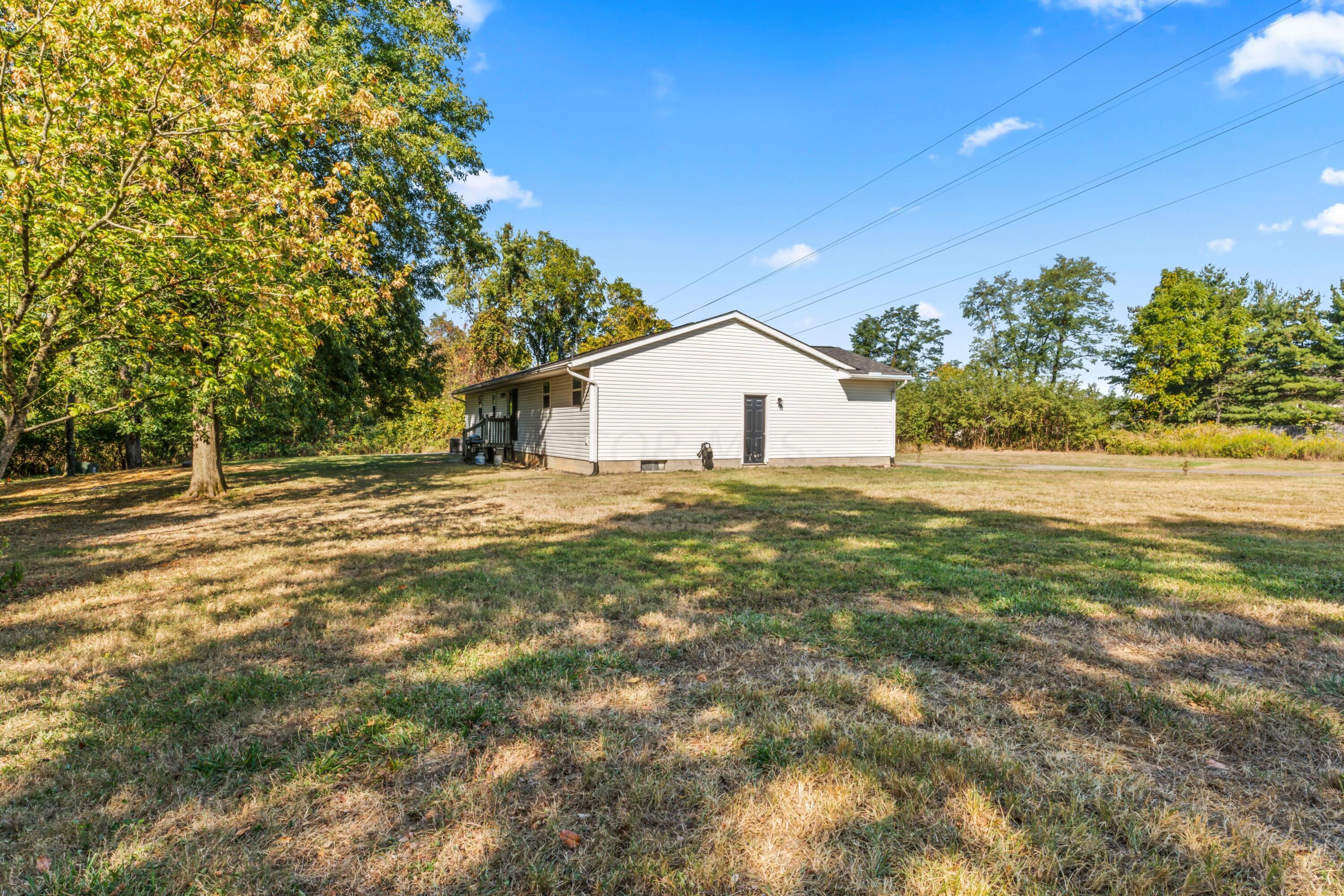 443 South Waggoner Road Reynoldsburg, OH 43068 - Photo 7 of 42 DSC06890
