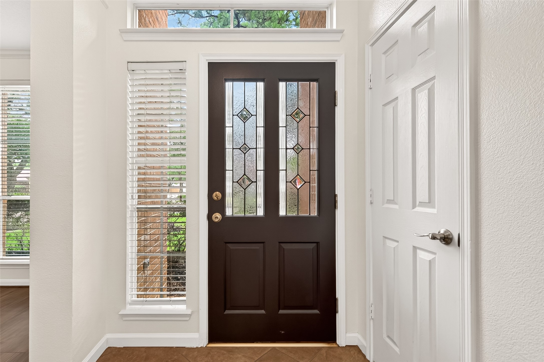 12831 Dove Point Lane Houston, TX 77041 - Photo 6 of 50 Imagine opening this door to welcome friends and family.