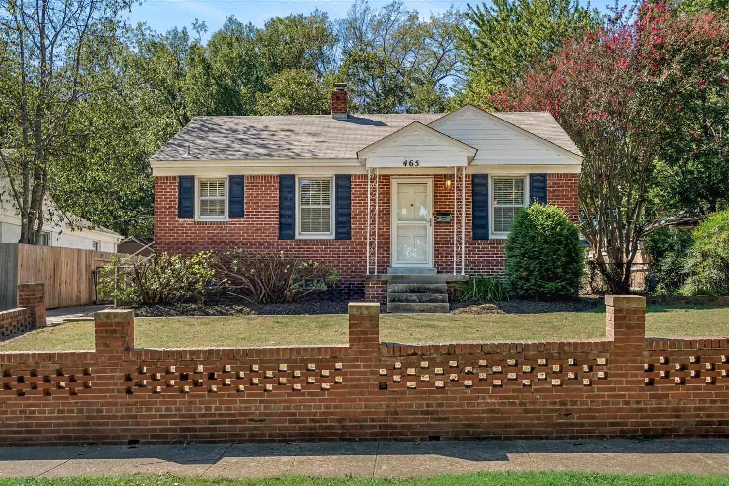 465 Grahamwood Drive Memphis, TN 38122 - Photo 1 of 35 Gallery Image 1
