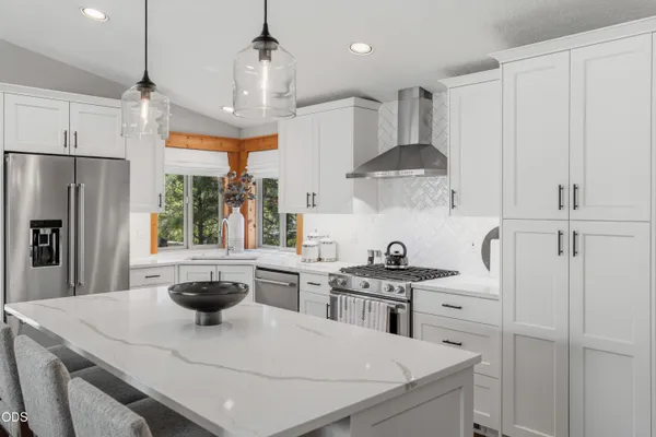 $975,000 | 57750 Cherrywood Lane, Unit 15, Sunriver, OR 97707