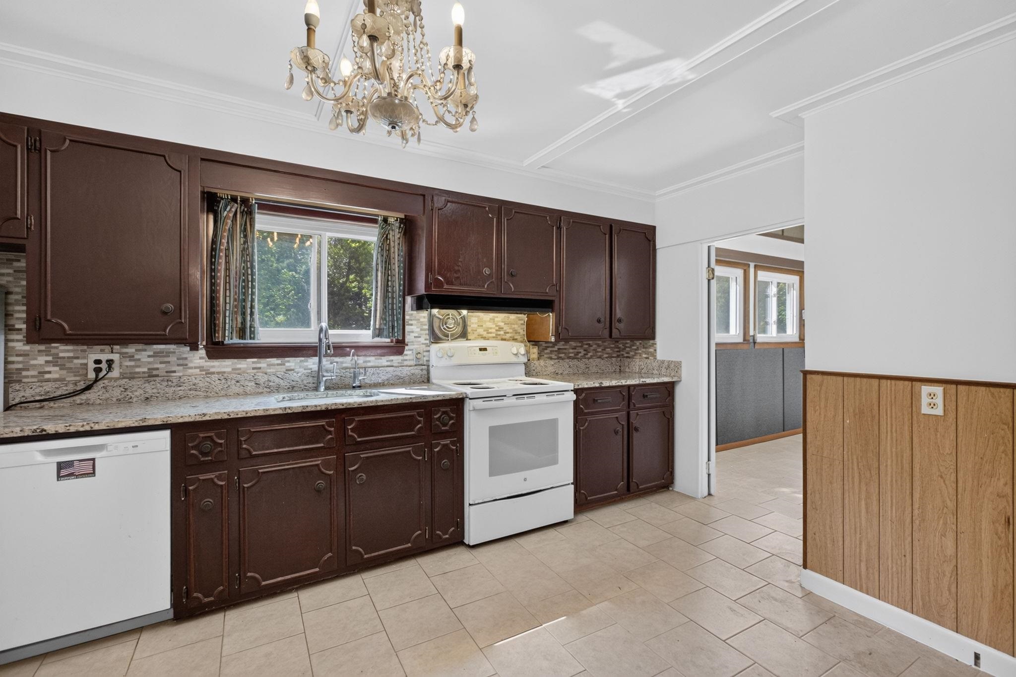 8 Newton Road Plaistow, NH 03865 - Photo 9 of 27 Gallery Image 9