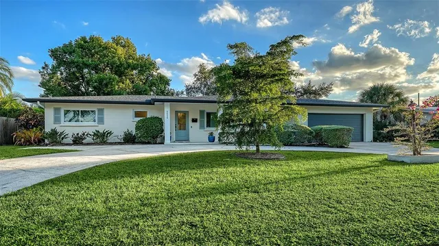 $775,000 | 2426 Wisteria Street, Sarasota, FL 34239