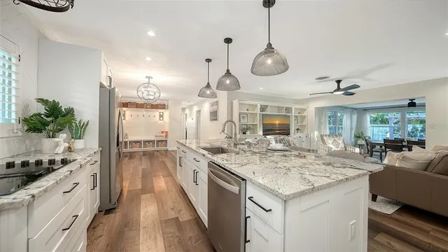 $775,000 | 2426 Wisteria Street, Sarasota, FL 34239