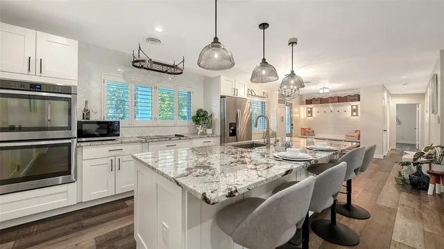 $775,000 | 2426 Wisteria Street, Sarasota, FL 34239