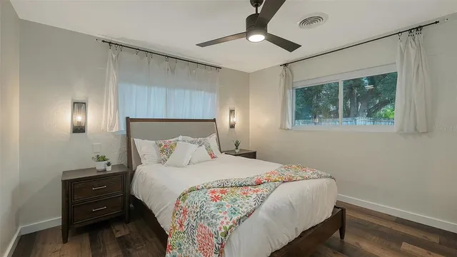 $775,000 | 2426 Wisteria Street, Sarasota, FL 34239