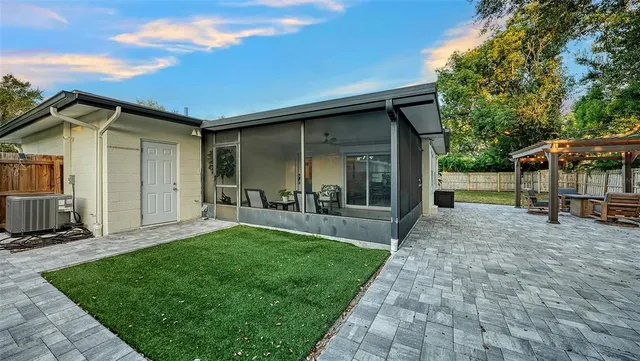 $775,000 | 2426 Wisteria Street, Sarasota, FL 34239